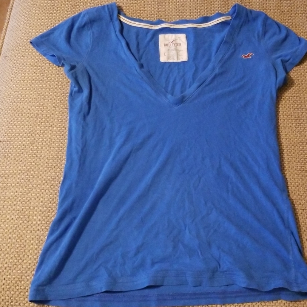 Hollister v neck shirt